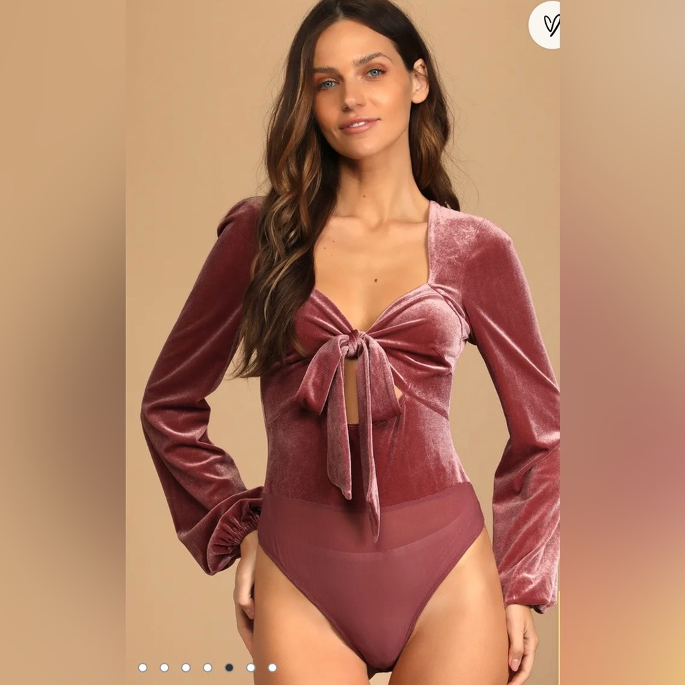 Lulus - Upgraded Style Mauve Velvet Long Sleeve Tie-Front Bodysuit - Picture 5 of 15